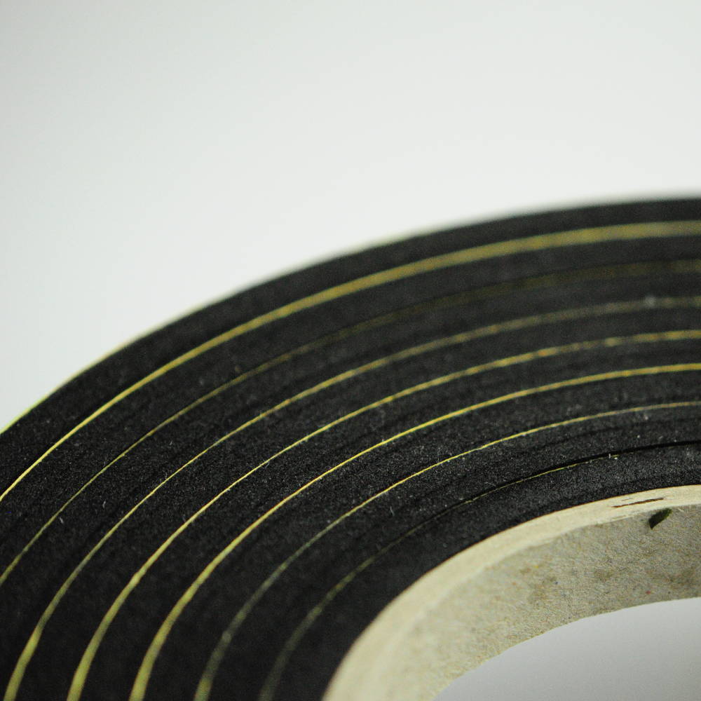 5-10mm x 20mm X 5.6 Metres Polyurethane Expanding Foam Sealing Tape close up